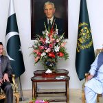 وزیراعظم چنار گارڈن گلگت اچ یادگار شہدا ءتے پھلاں دی چادر چڑھائی ، گلگت بلتستان دے جنگ آزادی دے شہیداں دی روح دے ایصال ثواب سانگے فاتحہ خوانی کیتی، شاہد خاقان عباسی گلگت نلتر ایکسپریس وے منصوبے دا سنگ بنیاد اتے گلگت بلتستان قنون ساز اسمبلی دی عمارت دا افتتاح وی کیتا وزیراعظم چنار گارڈن گلگت اچ یادگار شہدا ءتے پھلاں دی چادر چڑھائی ، گلگت بلتستان دے جنگ آزادی دے شہیداں دی روح دے ایصال ثواب سانگے فاتحہ خوانی کیتی، شاہد خاقان عباسی گلگت نلتر ایکسپریس وے منصوبے دا سنگ بنیاد اتے گلگت بلتستان قنون ساز اسمبلی دی عمارت دا افتتاح وی کیتا