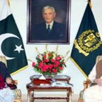 پوری قوم یاسر شاہ دیاں وختی 200 وکٹاں دے ریکارڈ دا انتظار کریندی پئی اے ، وفاقی وزیر اطلاعات و نشریات چوہدری فواد حسین دا ٹویٹ پوری قوم یاسر شاہ دیاں وختی 200 وکٹاں دے ریکارڈ دا انتظار کریندی پئی اے ، وفاقی وزیر اطلاعات و نشریات چوہدری فواد حسین دا ٹویٹ