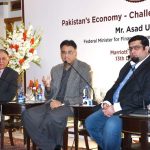 وزیراعظم عمران خان دی معروف عالم دین مفتی محمد تقی عثمانی تے فائرنگ دے واقعہ دی مذمت وزیراعظم عمران خان دی معروف عالم دین مفتی محمد تقی عثمانی تے فائرنگ دے واقعہ دی مذمت