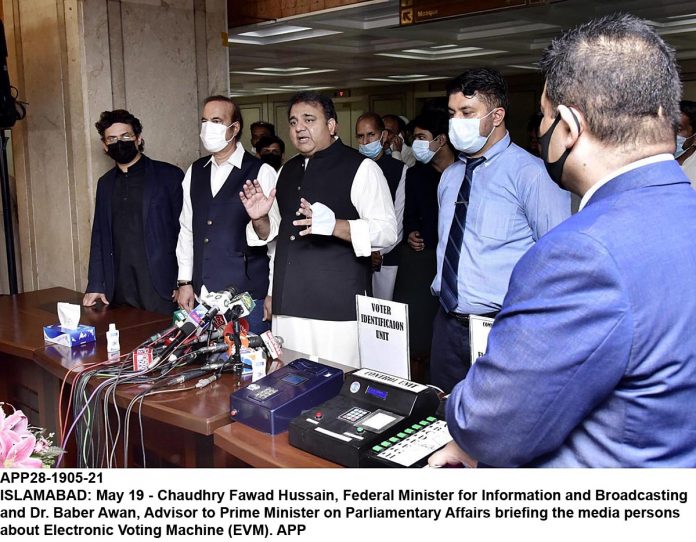 APP28-1905-21InfoMinister-Islamabad