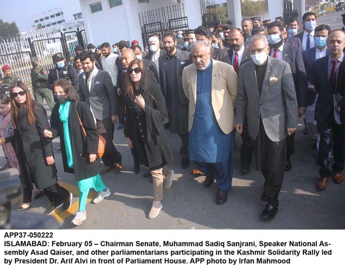 APP37-050222President-Islamabad