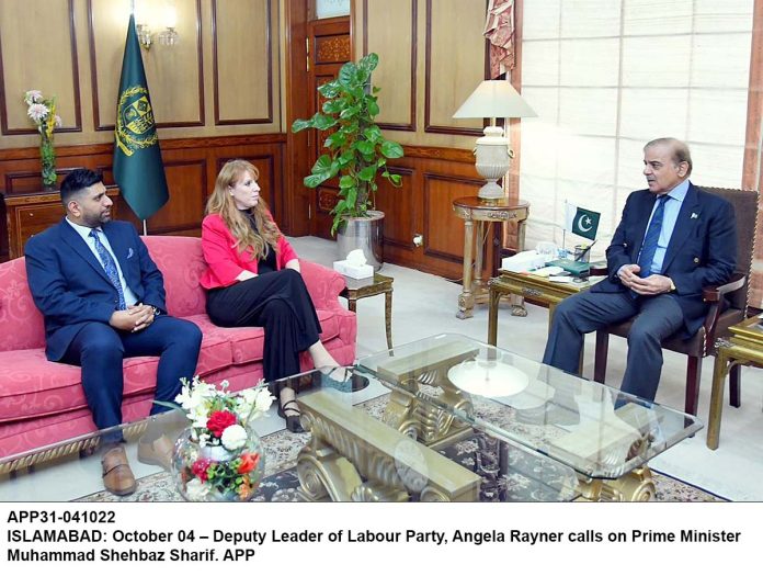 APP31-041022PM-Islamabad