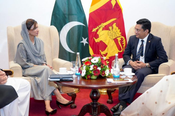 Hina rabbani khar-1